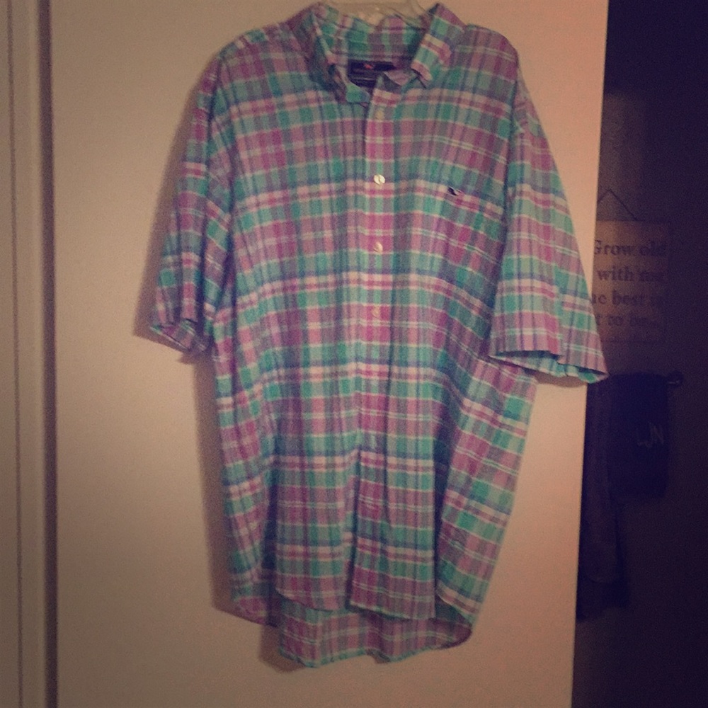 Button up men’s short sleeve shirt